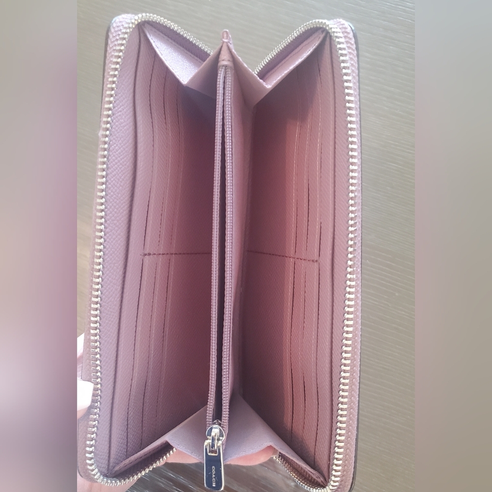 COACH Zippered Leather Wallet - Picture 5 of 8